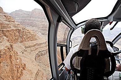 《三角符文》第三章和第四章确定2025年发售 具体日期待定